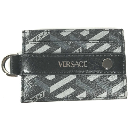 VERSACE Dリング付き ロゴ 名刺入れ パスケース カードケース レザー メンズ - brandshop-reference