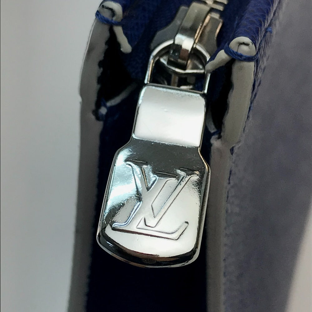 Louis Vuitton Taiga Calga M30812 Men's Clutch Bag Ardoise