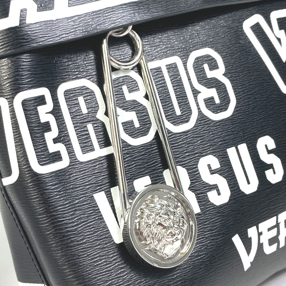 VERSUS ロゴ ライオン ストラップ付 ポーチ クラッチバッグ レザー