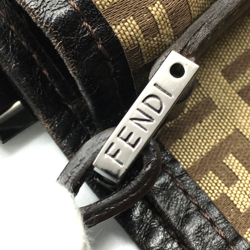 Fendi 8bh006019 FF Logo Zucchino Zukka Pouch dengan beg beg tangan