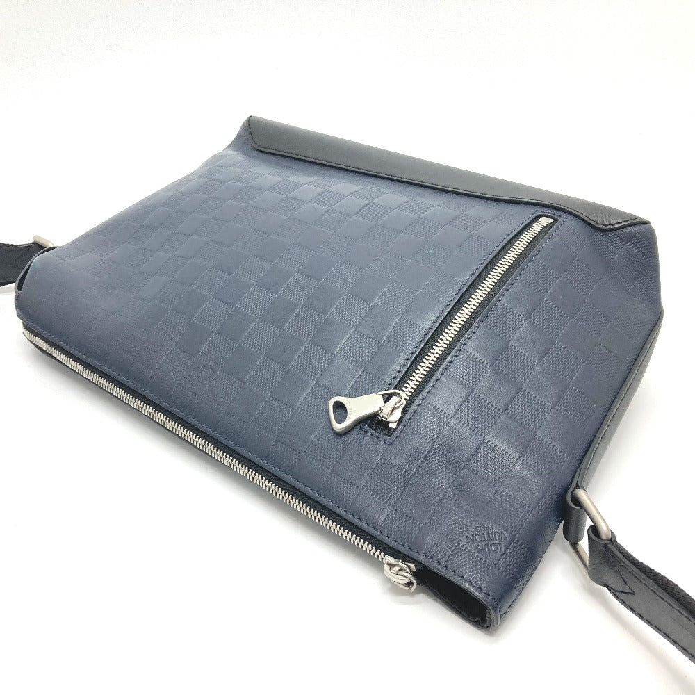 Louis vuitton outlet discovery messenger pm